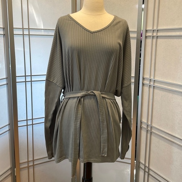 *Boohoo Sage Ribbed Green Top with Belted Waist - Picture 1 of 4
